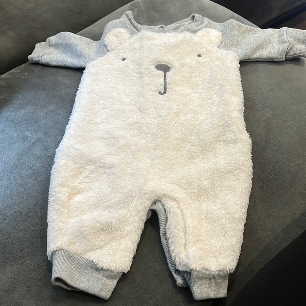 Gap one piece bear sweater